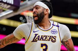 爱游戏在线登录包含比赛局势复杂首场状态出色，湖人观众沸腾！，德布劳内重返赛场上演精彩一战的词条