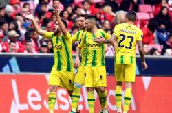 爱游戏在线登录包含法甲赛程吃紧；葡萄牙体育冲刺阶段防线松动；压力陡增；控场能力受关注的词条